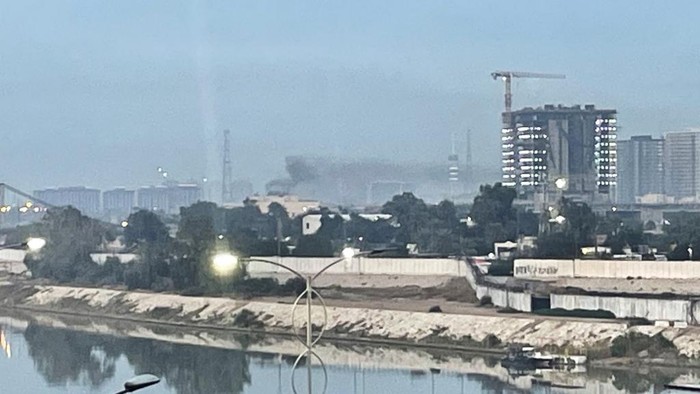 Irak, Baghdad, Kedutaan Besar AS, serangan drone, serangan roket, militer, keamanan, konflik Timur Tengah, Amerika Serikat, Iran, Mohammed Shia al-Sudani, Kataib Hizbullah, milisi pro-Iran, bandara Baghdad, serangan teroris, geopolitik, hubungan internasional, krisis keamanan