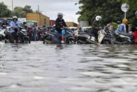 46 RT di Jakarta Masih Terendam Banjir, Air Capai 80 Cm Pagi Ini 46 RT di Jakarta Masih Terendam Banjir, Air Capai 80 Cm Pagi Ini