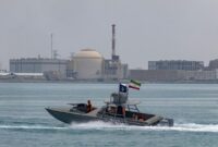 Iran Ancam Tutup Selat Hormuz Sepenuhnya Jika AS Serang Infrastruktur Listrik