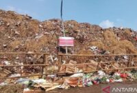 20 Truk Diterjunkan Selama 3 Hari untuk Atasi Penumpukan Sampah di Pasar Kramat Jati