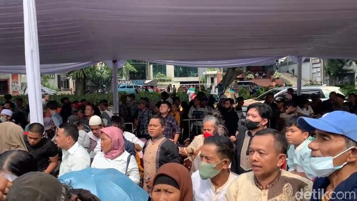 Warga Antusias Hadiri Open House Istana, Ingin Bertemu Prabowo hingga Dapat Sembako