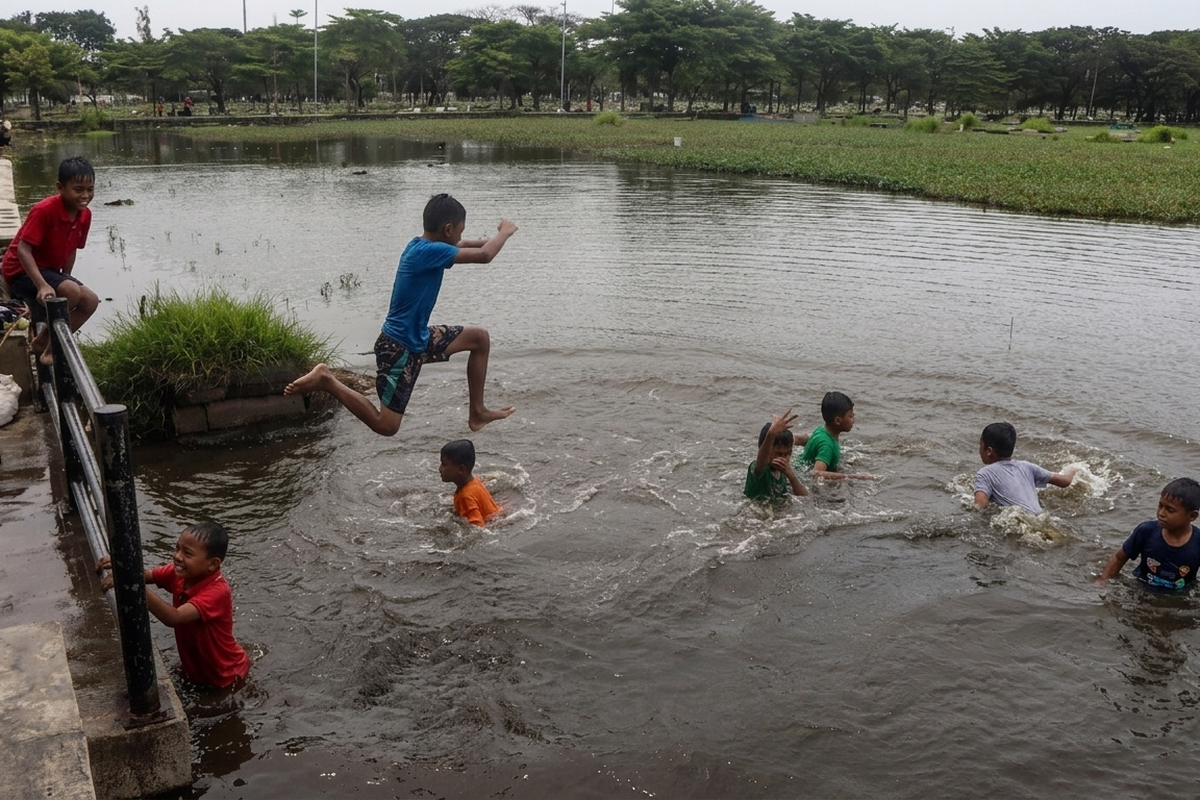 Anak Bermain di TPU yang Terendam Banjir, Pakar Soroti Minimnya Ruang Publik dan Hak Anak