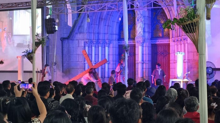 Gereja Katedral Jakarta Selenggarakan Ibadah Jumat Agung, Dibuka dengan Jalan Salib Kreatif