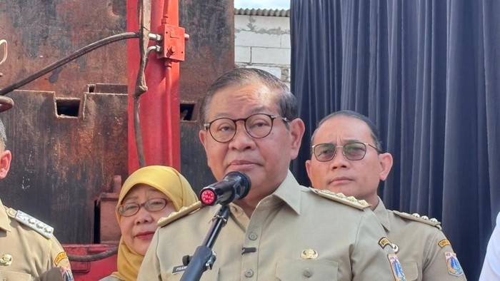 Pramono Instruksikan Inspektorat Periksa Lurah Terkait Respons Aduan Warga dengan Foto AI