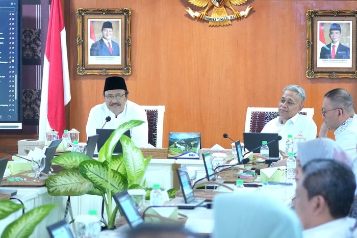 Gus Ipul Dorong Pegawai Kemensos Pakai Transportasi Umum dan Sepeda