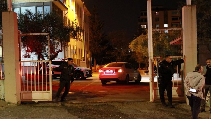 Ngeri Siswa Bawa 5 Senpi Tembaki Orang-orang di Sekolah Turki